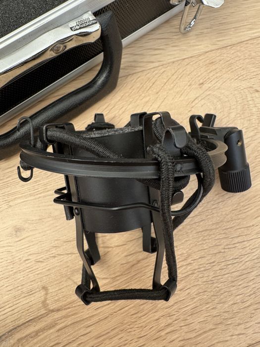 Mikrofon pojemnościowy t.bone SC-450 + walizka + zawieszenie