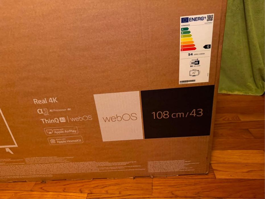 TV LG com caixa 43’’ mais barra de som sony e dois comandos