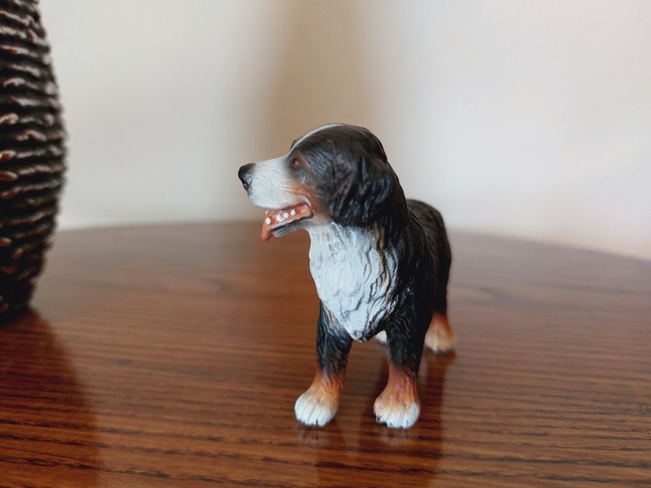 Pies berneńczyk schleich
