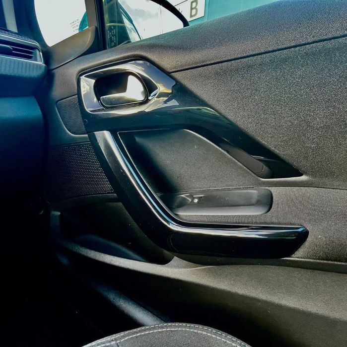 PEUGEOT 208 1.2 PureTech Allure (2019) | 65 000 km | Estado Impecável