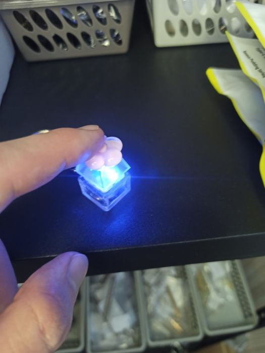 Брелок для геймерів кнопка свитч(кейкап) антистресс