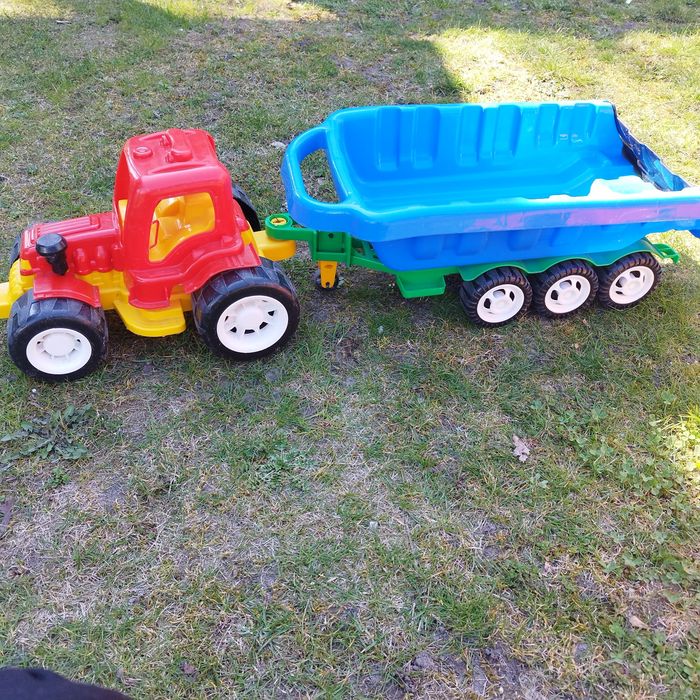 Duze zabawki dziecięce Auto jeździk  traktor z przyczepą