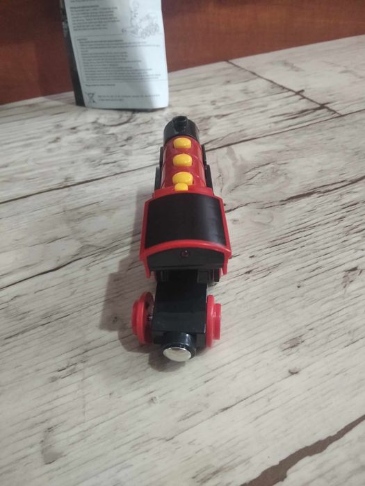 Lokomotywa Czerwona Brio BRK33592