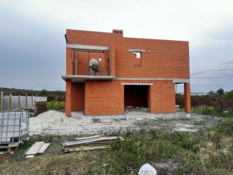 Продам житловий будинок (1/2 праву частину дуплексу) в с.Кам'янопілля (біля окружної дороги) біля Львову