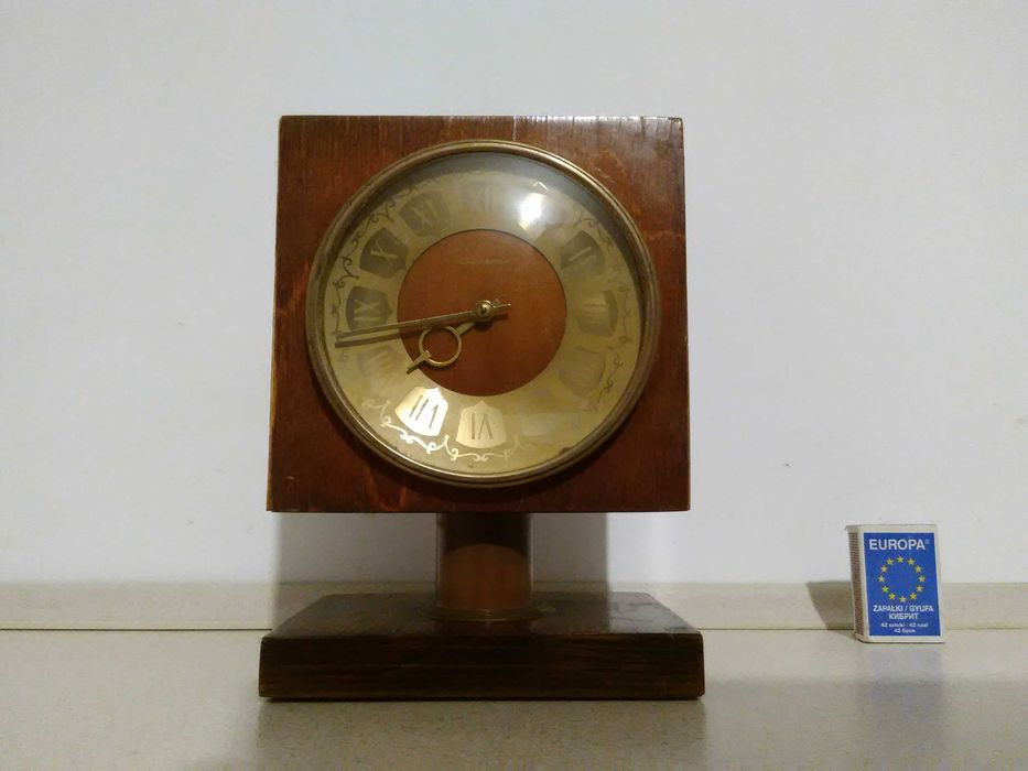 stary zegar RETRO Design Loft PRL zegarek ZSRR USRR nakręcany zabytek