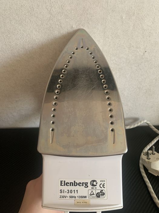 Elenberg праска утюг