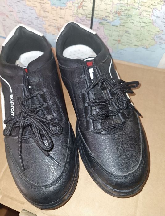 Кросівки для прогулянок