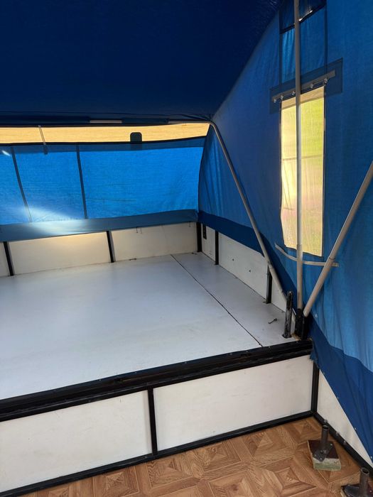 Auto-tenda Grou em bom estado com 2 quartos + 1 sala + avançado