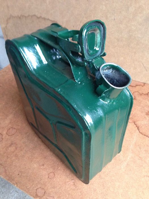 Kanister metalowy poj. 5 litrów.