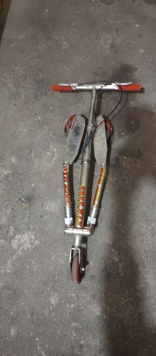 Hulajnoga dla młodzieży i dorosłych.