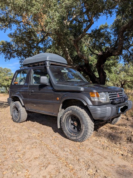 Mitsubishi Pajero 2.5 V24