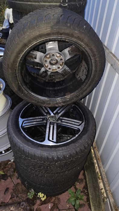 Зимова гума шини 235 45 17 родмарх