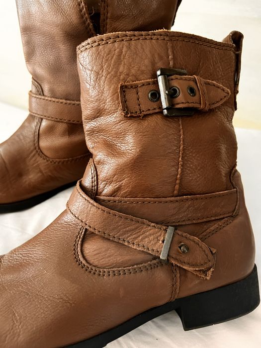 Botas zara em pele novas tamanho 39
