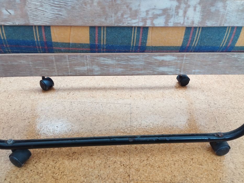 Cama dobrável tipo divã