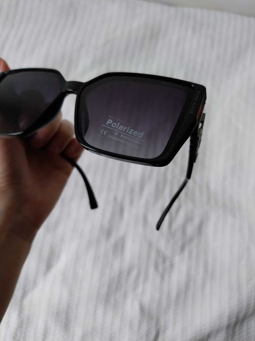 Okulary damskie przeciwsłoneczne czarne miumiu miu miu