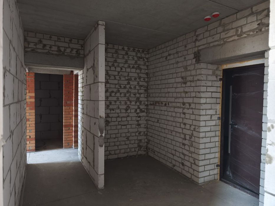 Продаю 2-х кімнатну квартиру на Запорізькій