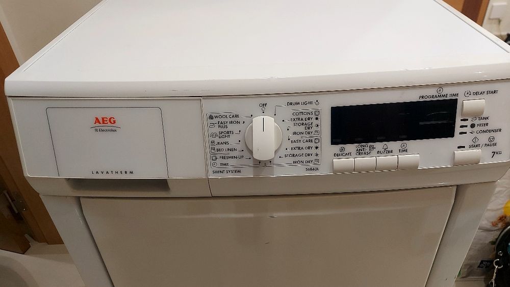 Máquina de secar roupa AEG para arranjo ou peças