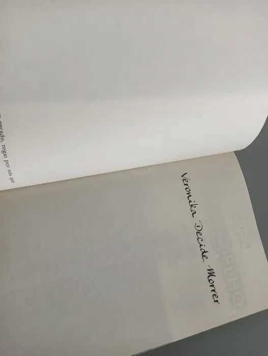 Veronika decide morrer – Paulo Coelho	 Pergaminho*