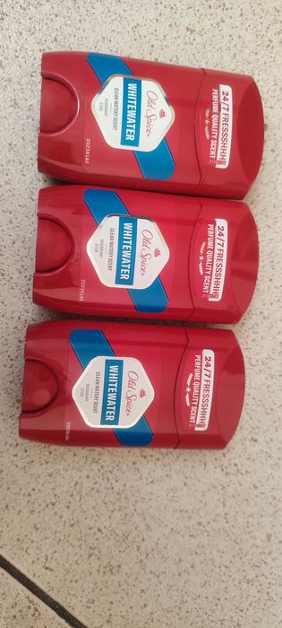 Sprzedam pięć antyperspirantów old Spice White water