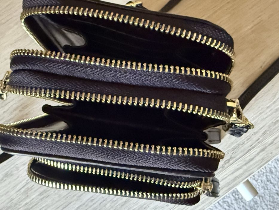 Mała torebka na telefon ze skóry ekologicznej marki Betlewski