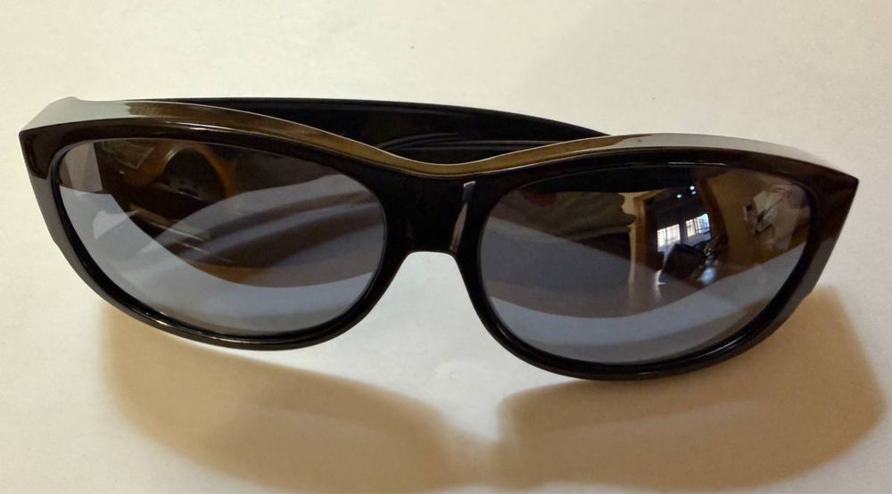 Сонцезахисні окуляри Polaroid P8302A