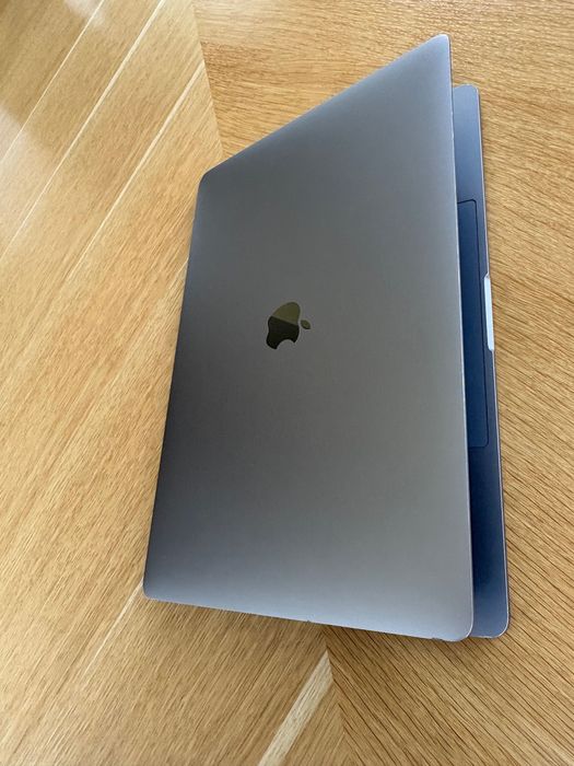 MacBook Pro 15", 32 GB RAM,  Intel Core i9, 2019 r. NOWA BATERIA