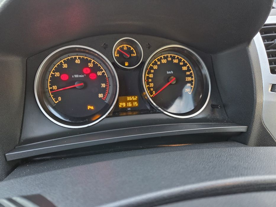 Samochód Opel Zafira