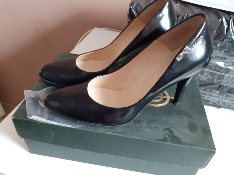 Buty na obcasie 38