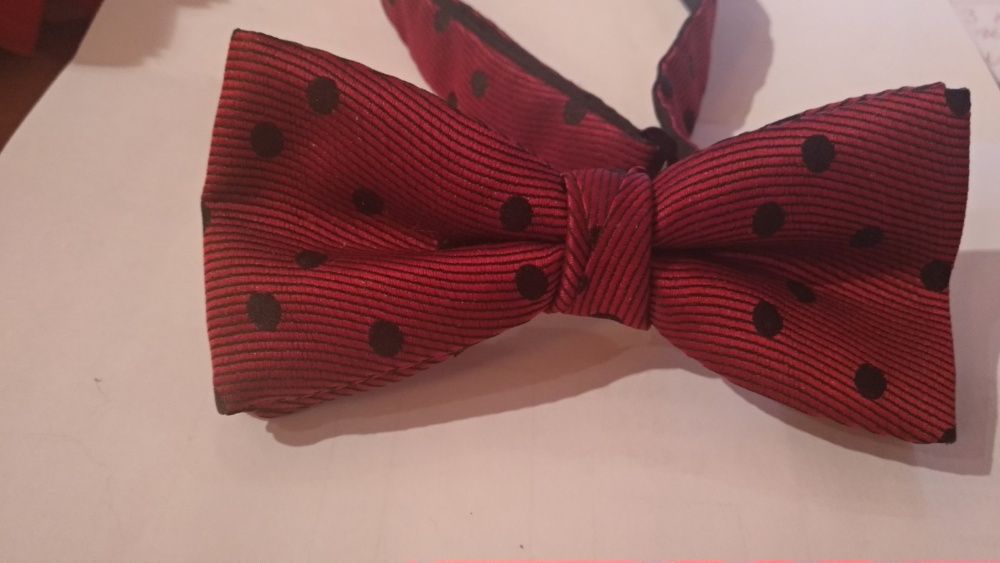 фирменный галстук бабочка хорошее состояние бордовая вишневая горох
