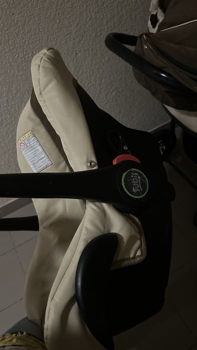 Коляска 3 в 1 tutis zippy