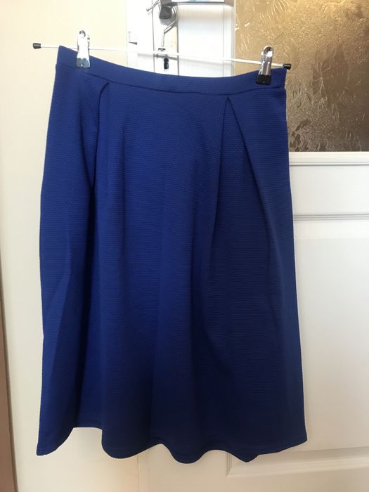 Niebieska spódnica