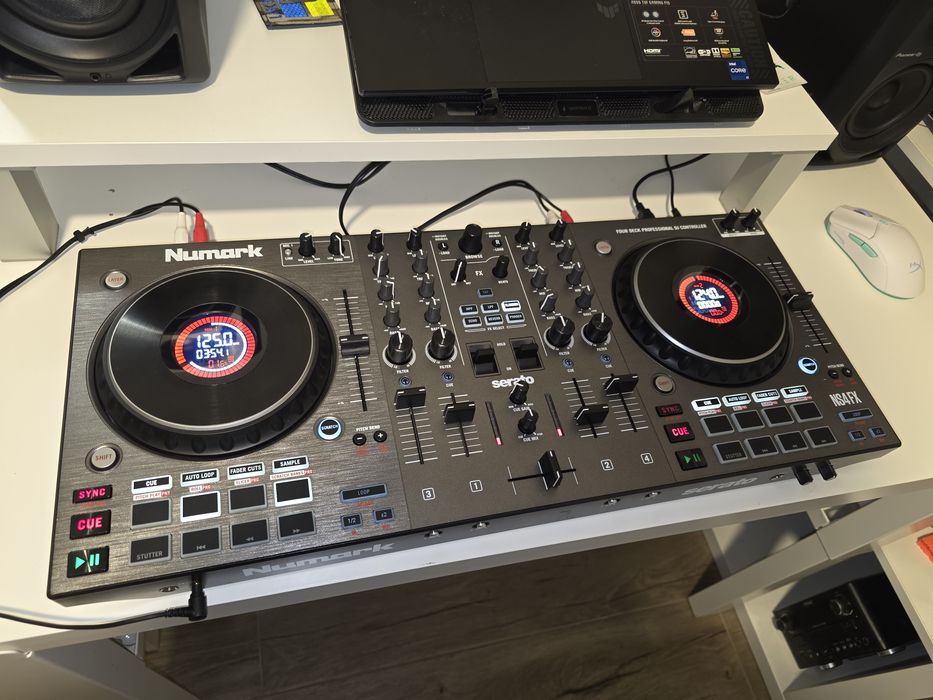 Numark NS4FX - 4 Canais