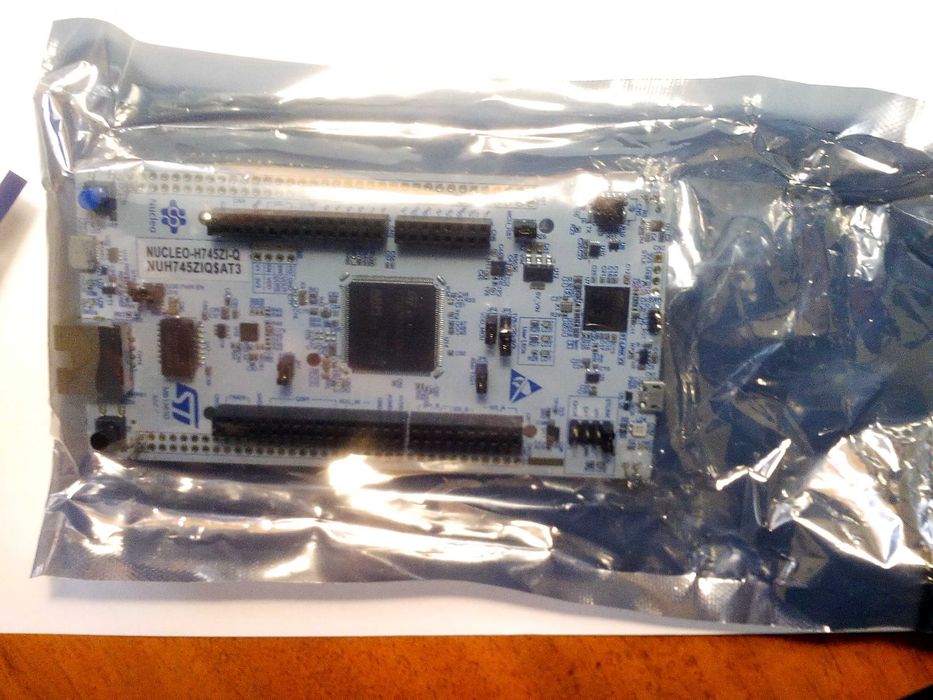 Плата мікроконтролерна STM32H745 NUCLEO  НОВА або Програмні коди