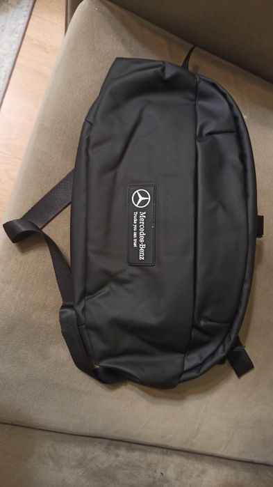 Torba na ramię Mercedesa