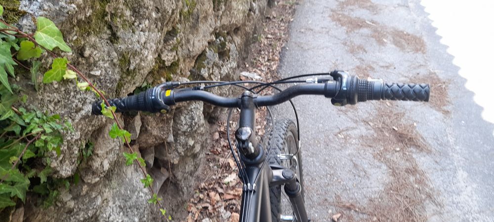 Bicicleta CBF com muito material SHIMANO