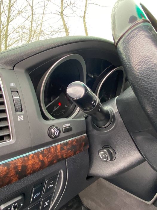 Toyota land cruiser 200