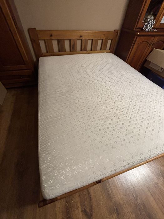 Łóżko z materacem 160x200