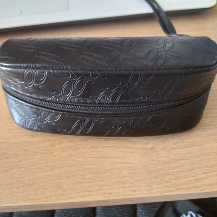 Etui na okulary stan bardzo dobry