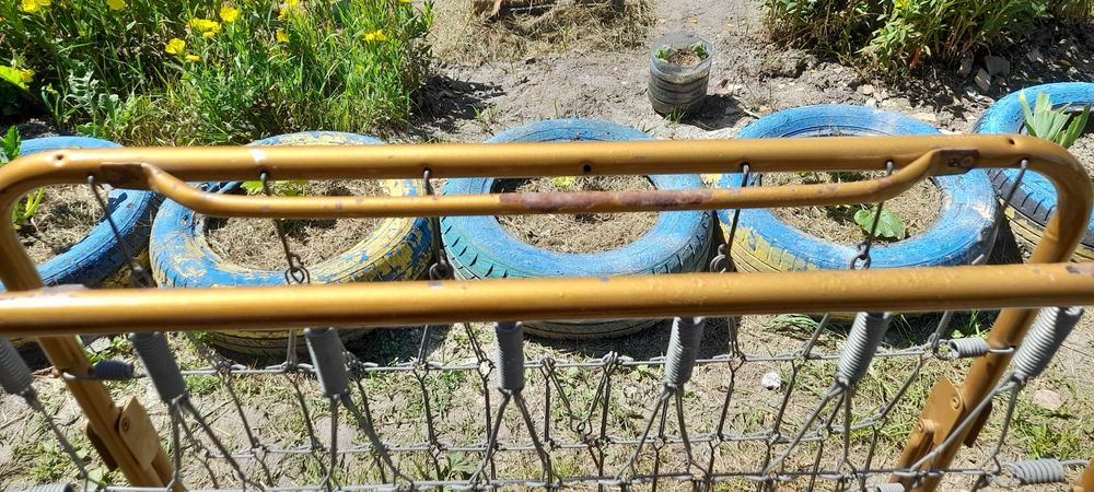 Розкладне ліжко (радянська розкладачка) на панцирній сітці + матрац