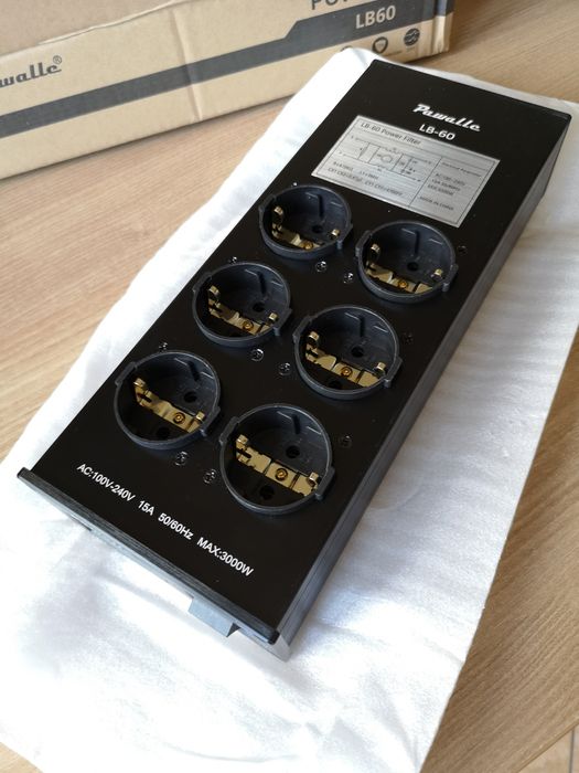 Listwa zasilająca - filtr do sprzętu audio PAWALLE LB-60.