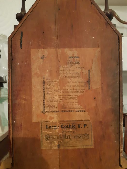 Relógio de capela Waterbury "Large Gothic"