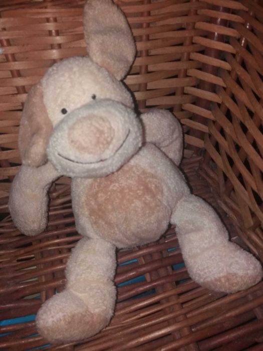 Peluche - Cão com orelhas grandes
