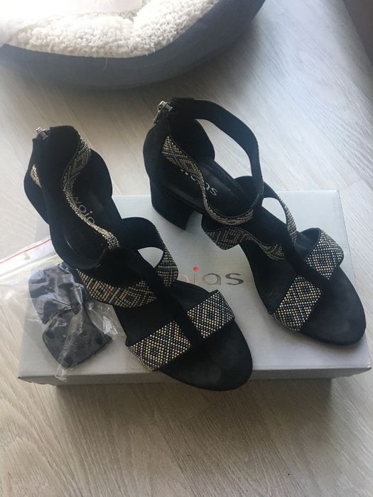 WOJAS Buty damskie na obcasie roz 39