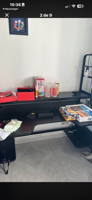 Secretaria ikea e cómoda alta preta