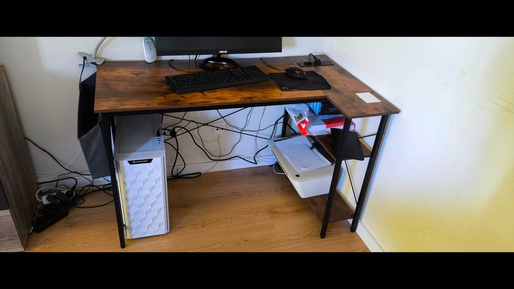 Secretária L adaptável