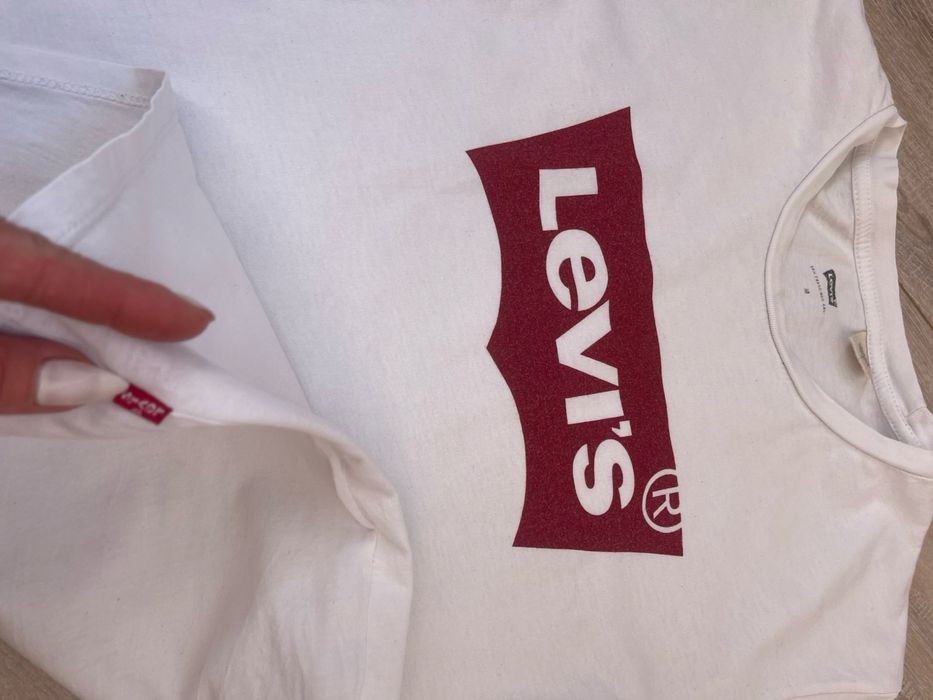 Футболка оригінал LEVIS розмір M