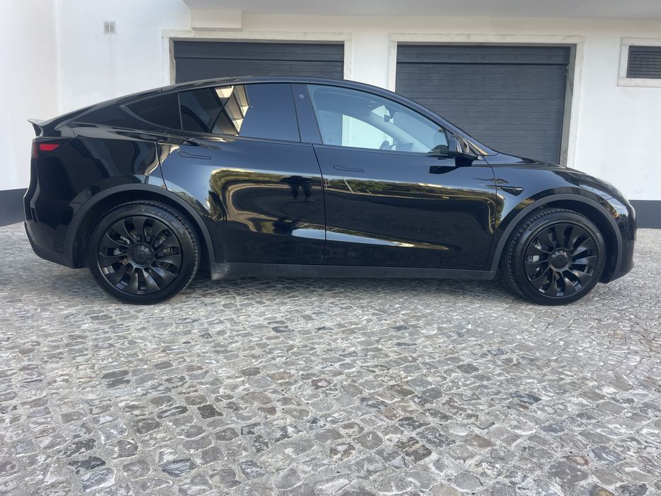 Tesla Y Long Range Dual Motor AWD