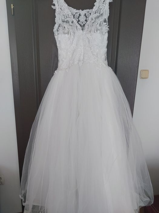 Sukienka ślubna bardzo elegancka