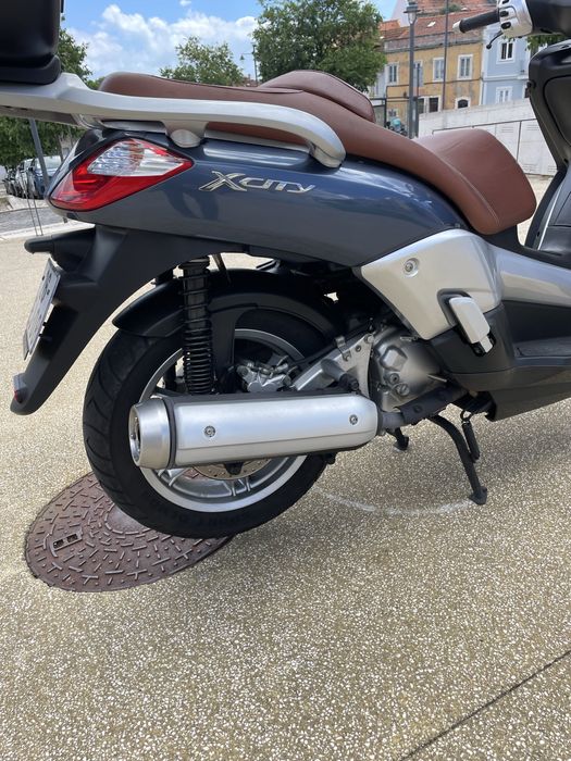 YAMAHA X-CITY 250 + top case