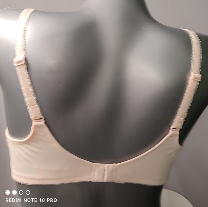 Biustonosz Triumph 80A.  060